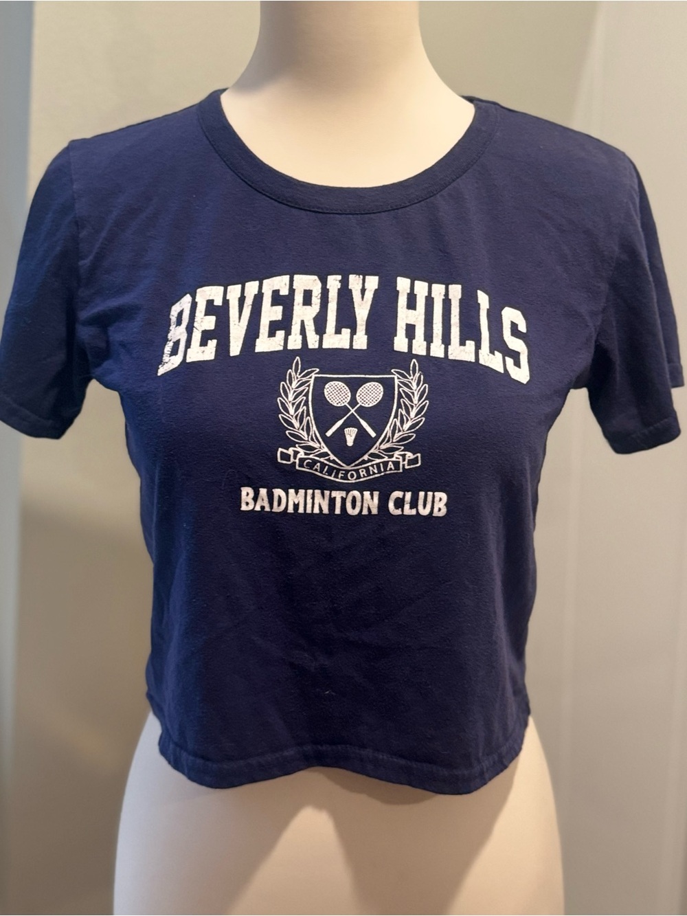 Beverly Hills Badminton Club Navy Graphic Crop Tee | Juniors L (Women's S/M)